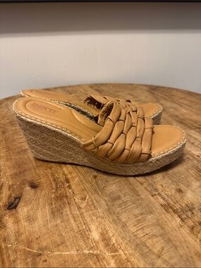 Born Aneesa tan wedge Sandal Size 10